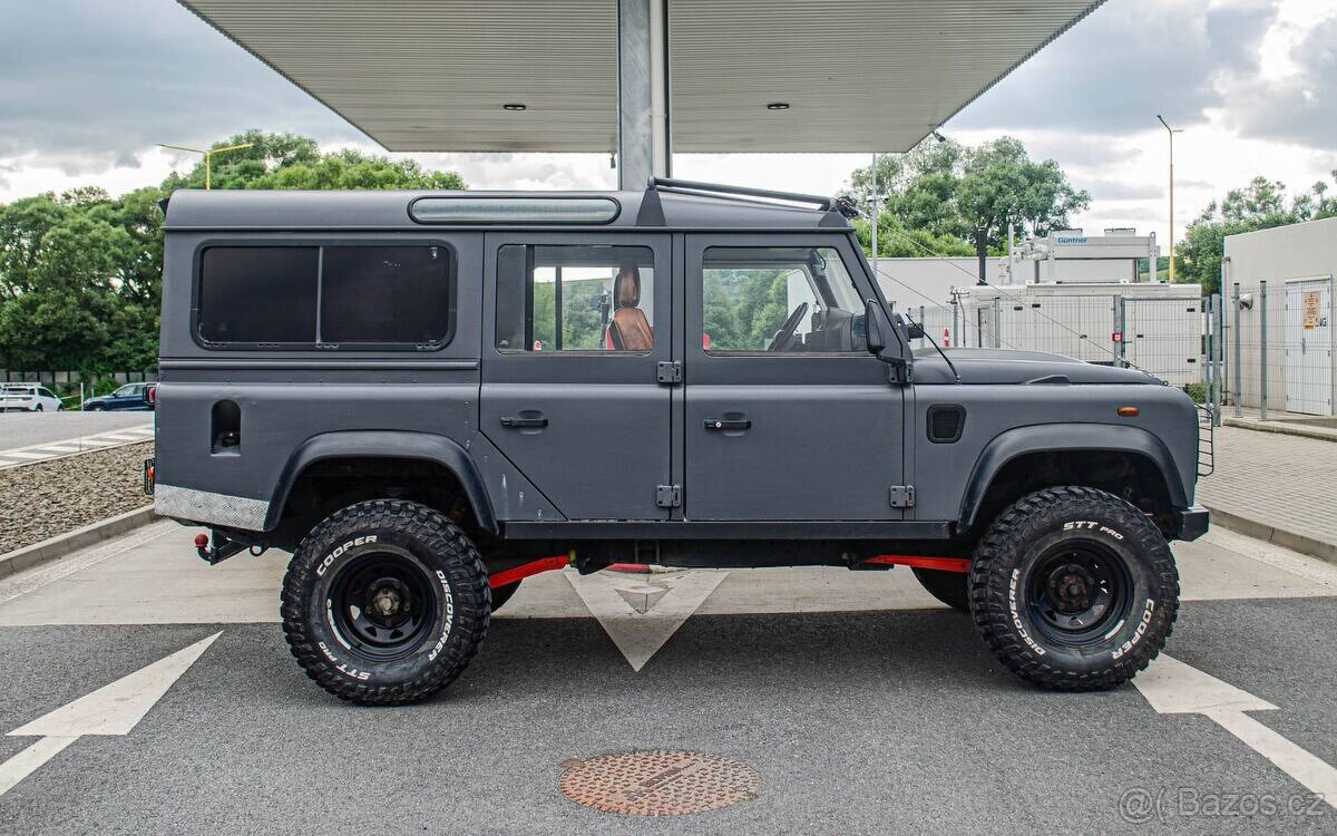 Land Rover Defender SW110 2.4 TD4 - 3