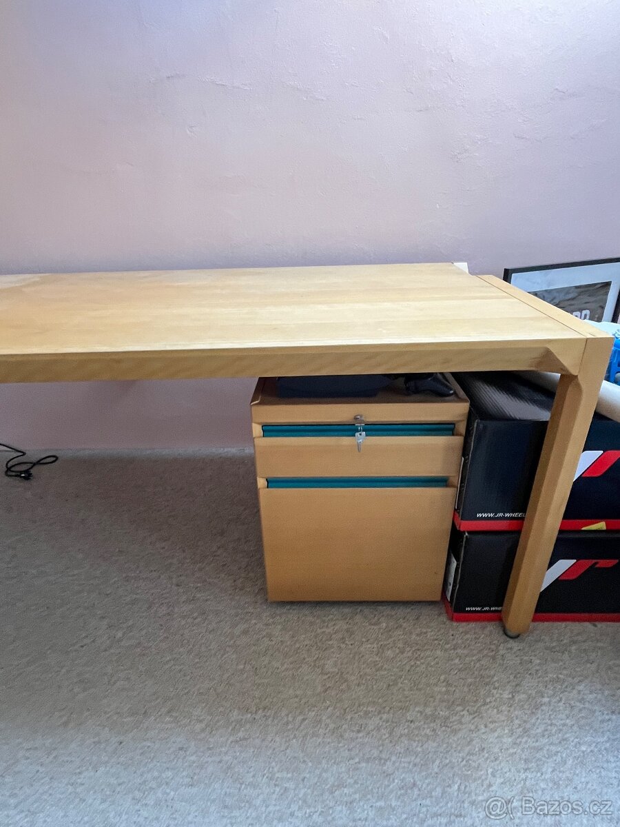 Pracovní stůl se šuplíkem - 3