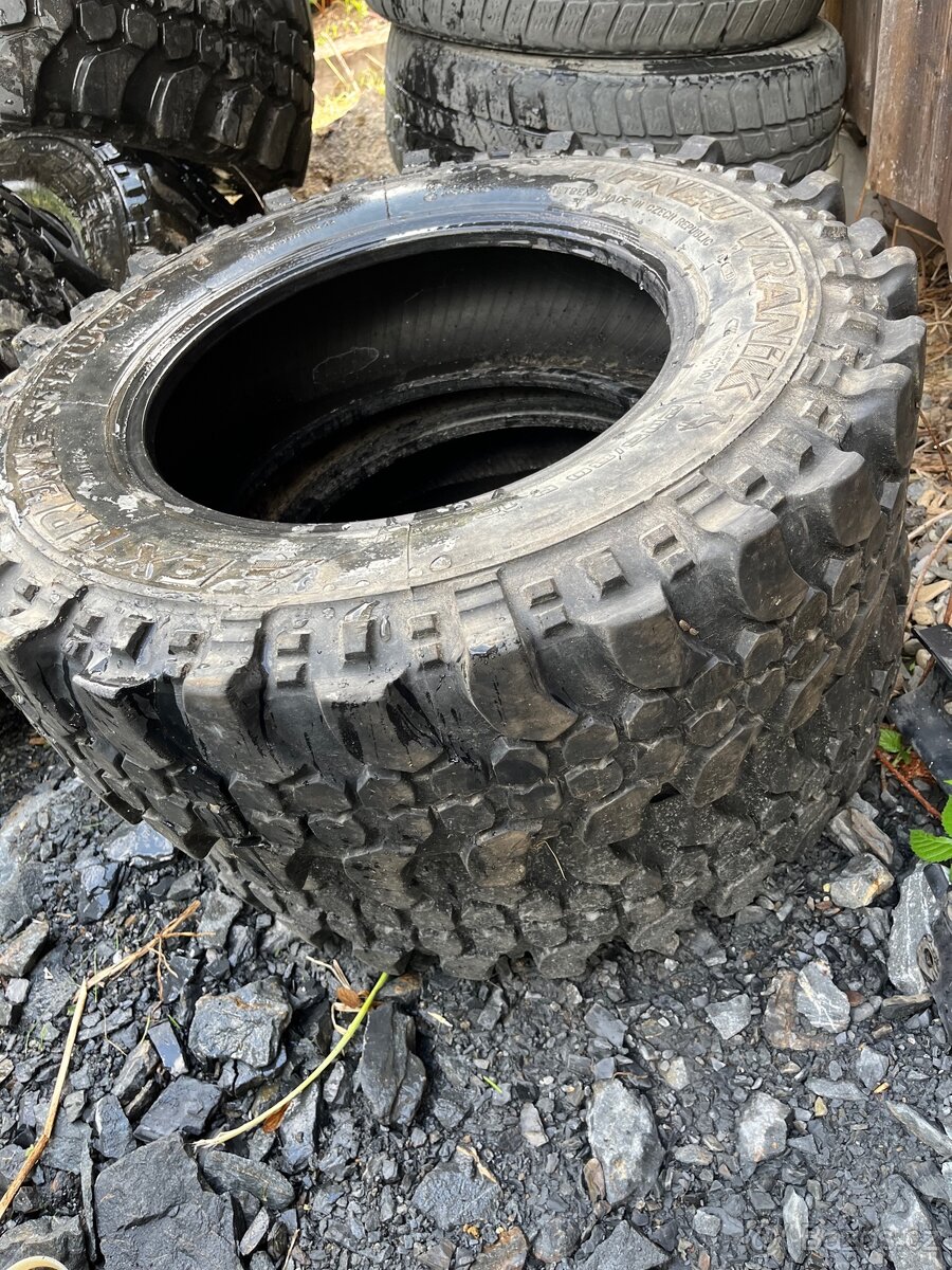 Terénní (offroad) pneumatiky R16