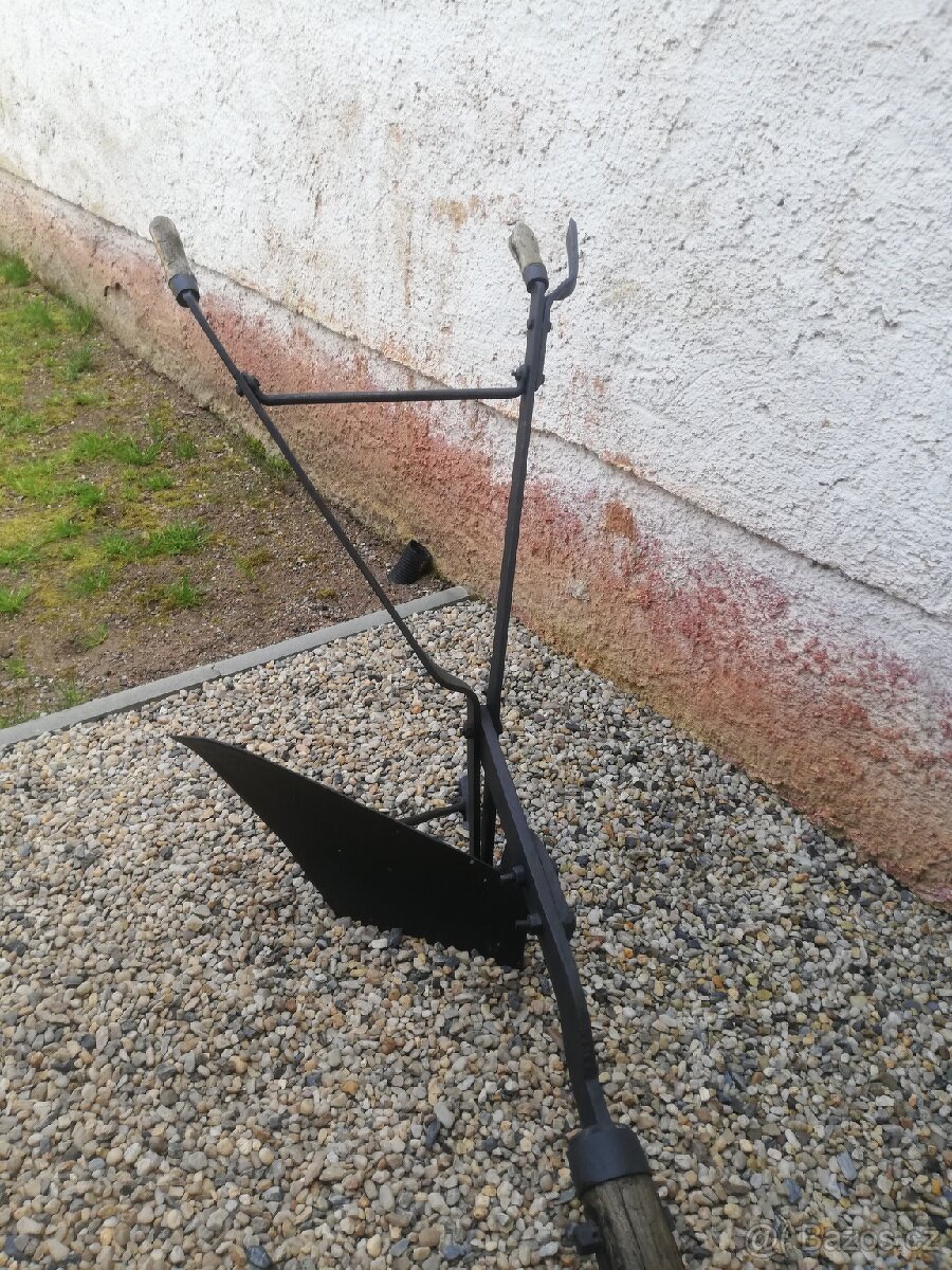 Historický pluh za koně - 3