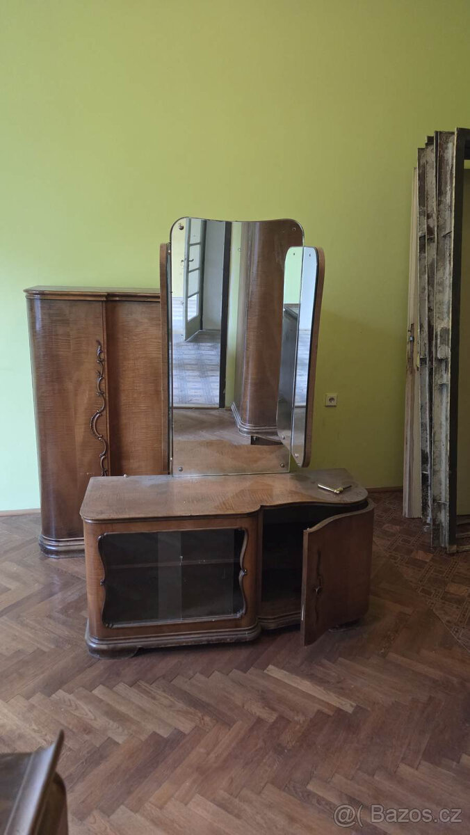 starožitný nábytek - skříň, skříňka, toaletka - 3