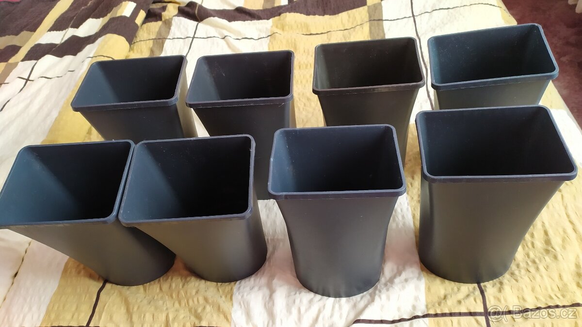 PLASTOVÉ MÍSY + KVĚTINÁČE PRO ROSTLINY - 3