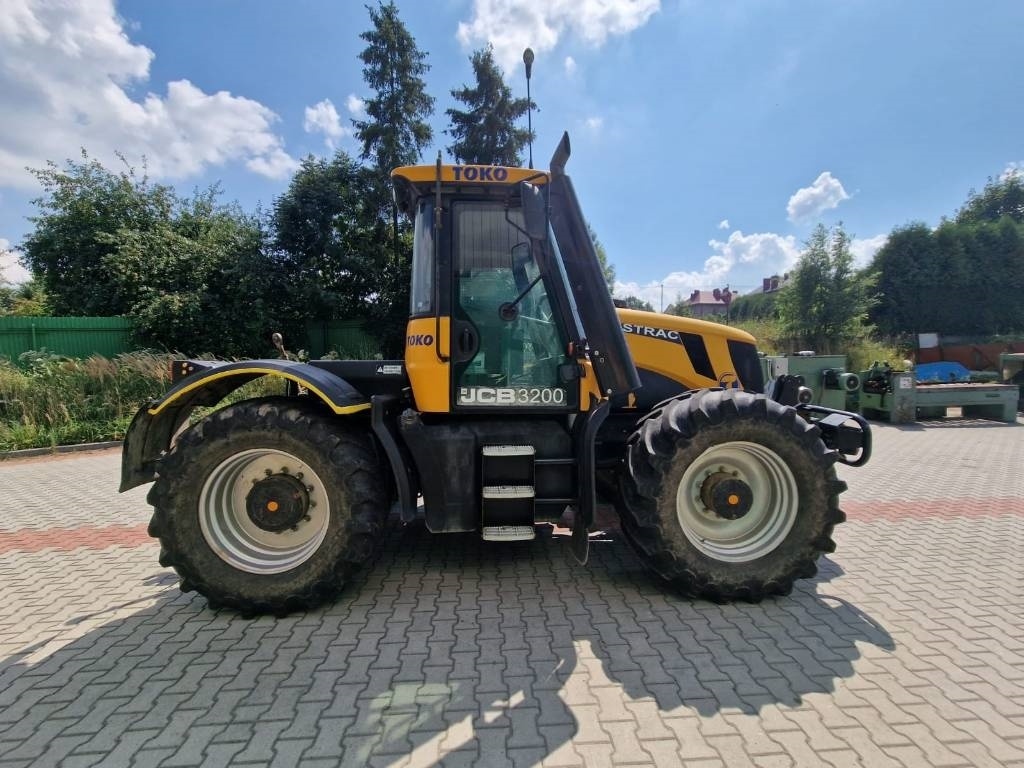 Ciągnik rolniczy JCB FASTRAC 3200 - 3