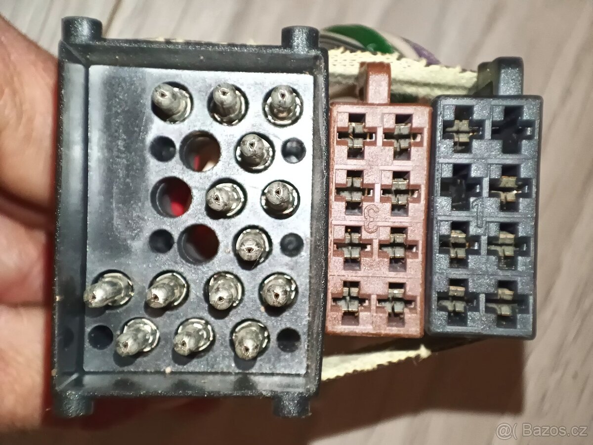 ISO adaptér redukce pro autorádio - 3