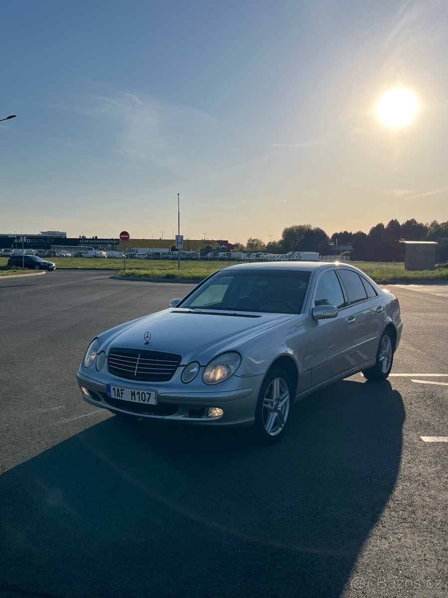 Mercedes E270 - 3