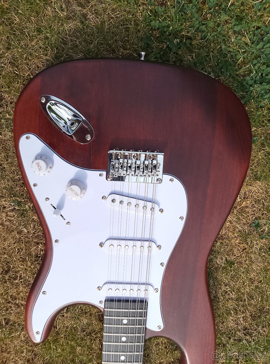 Dvanáctistrunná elektrická kytara GW DC12. - 3