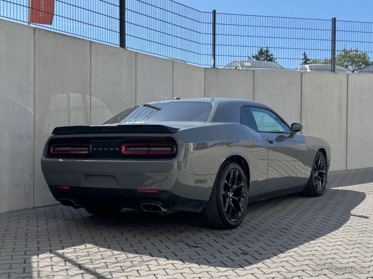 Dodge Challenger 5.7 HEMI V8 Shaker - 3