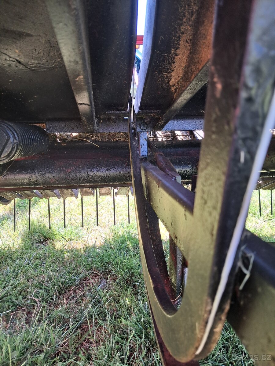 Prodám lis na malé balíky - 3