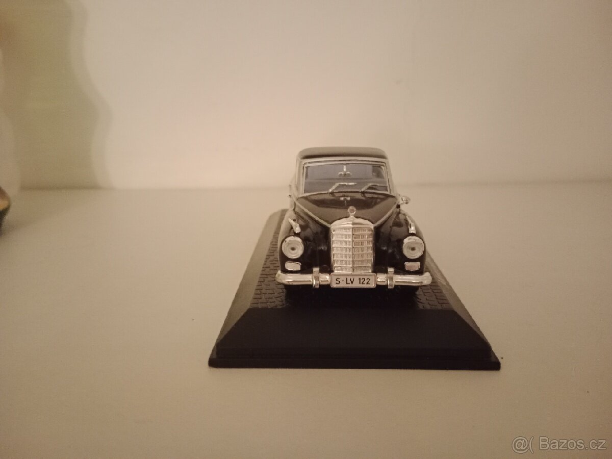 MODEL MERCEDES 300 LANDAULET - 3