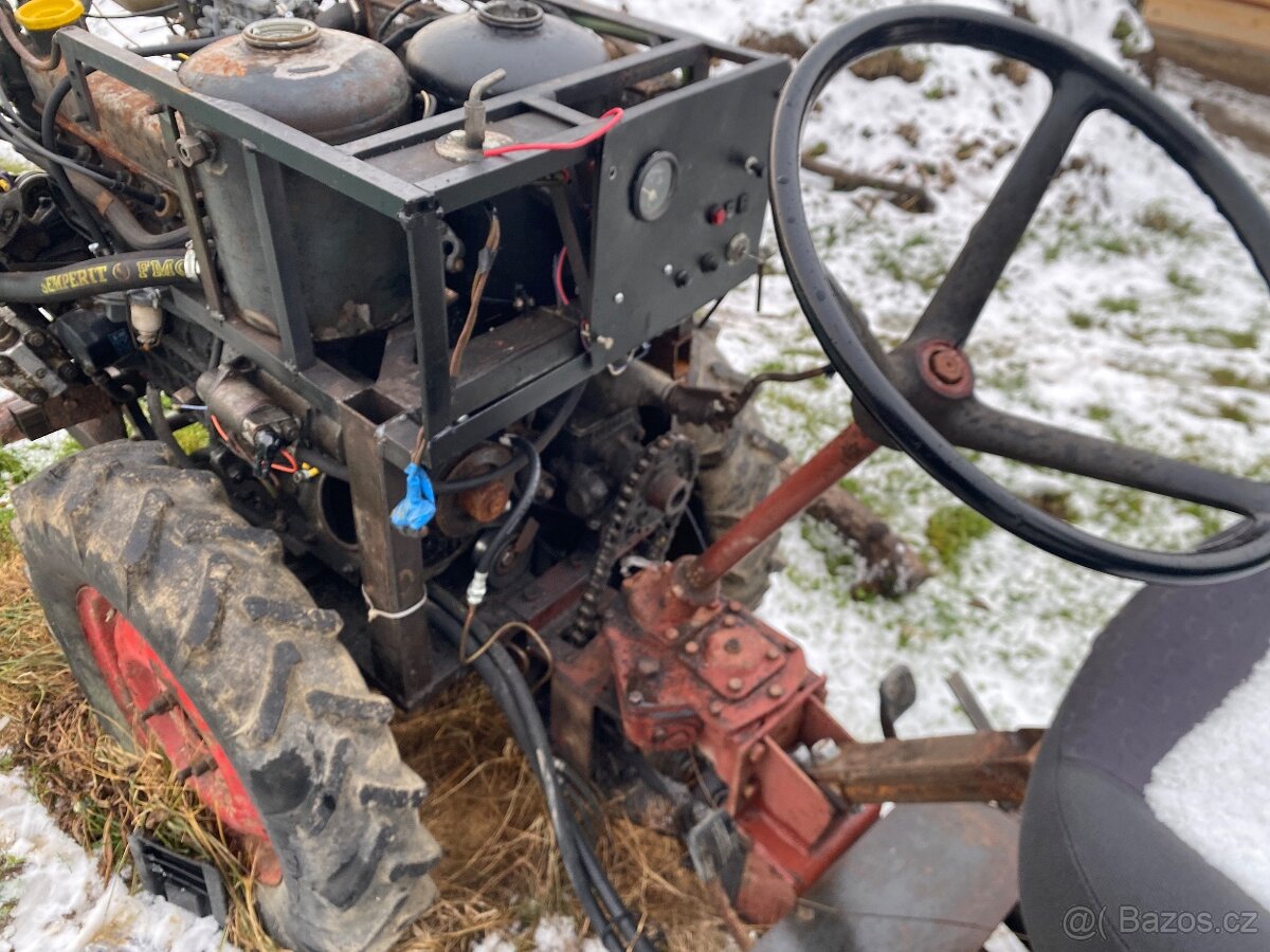 Malotraktor kloubový 4x4 - 3