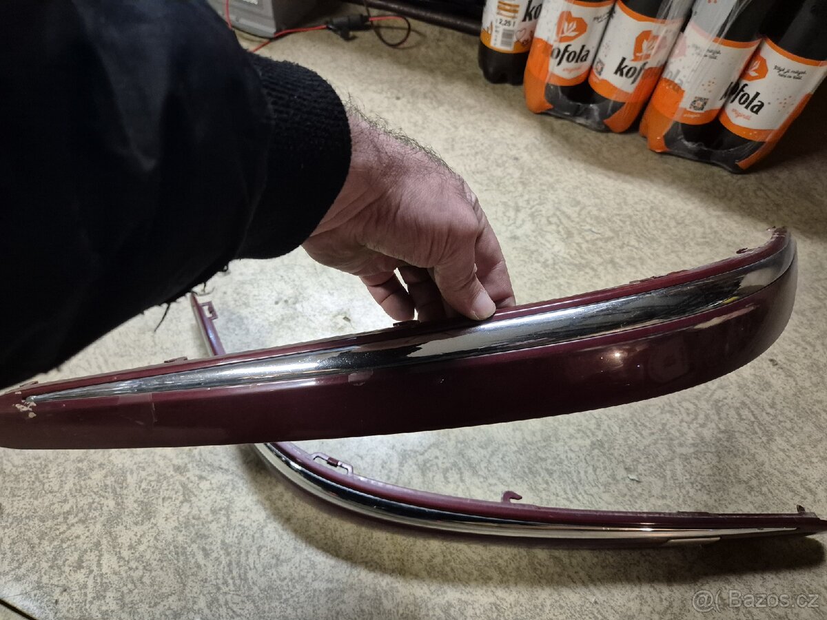 Mercedes E W211 rohové lišty předního nárazníku - 3