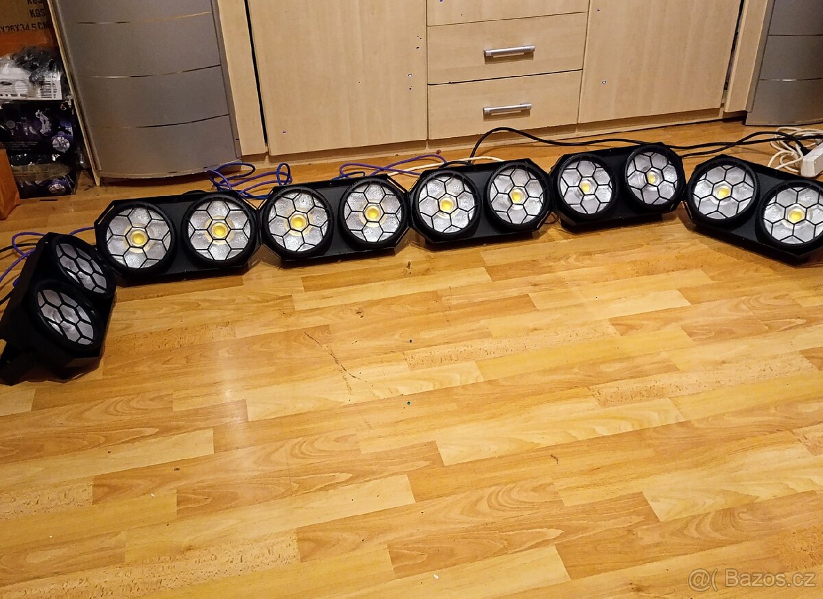 Novinka -Blinder 260 Wat RGBW - 3