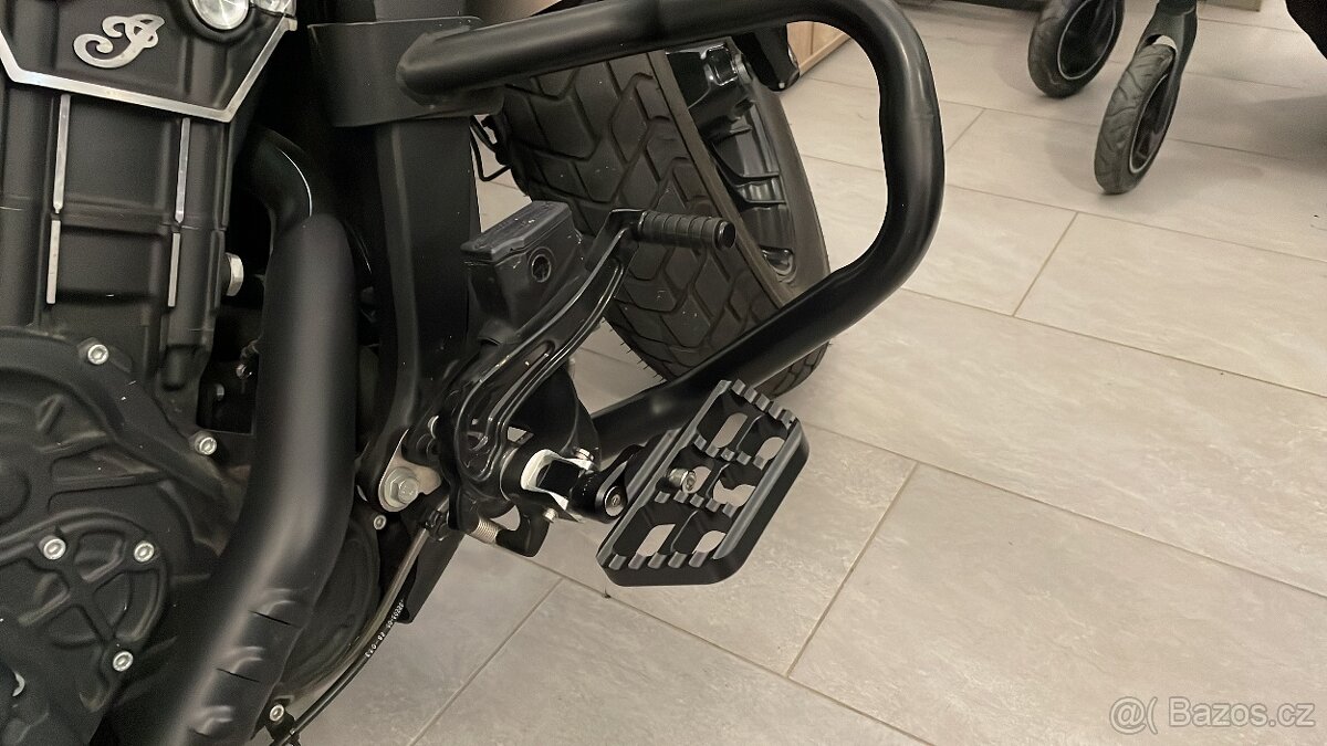 Indian Scout Bobber - 3