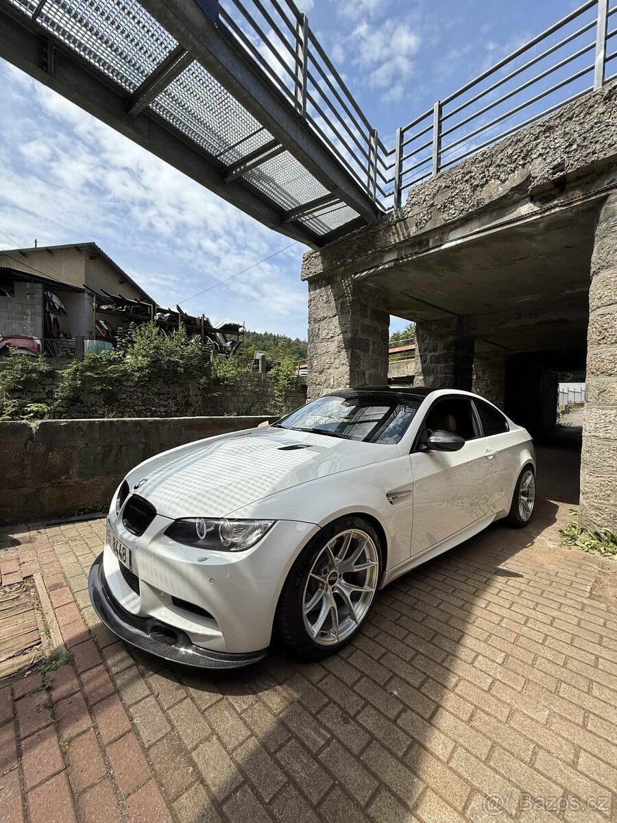 Přední carbon lip GT4 pro BMW M3 E90 E92 E93 - 3