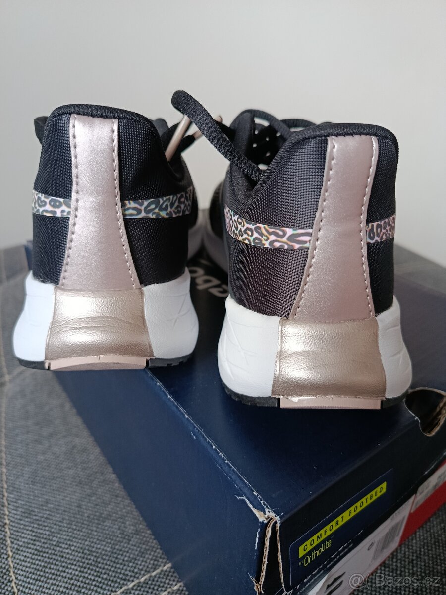 Dámská běžecká obuv značky Reebok 37.5 - 3