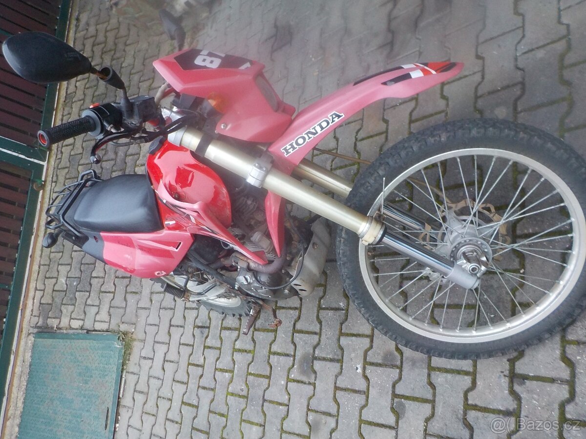 YUKI CROSS QM200GY