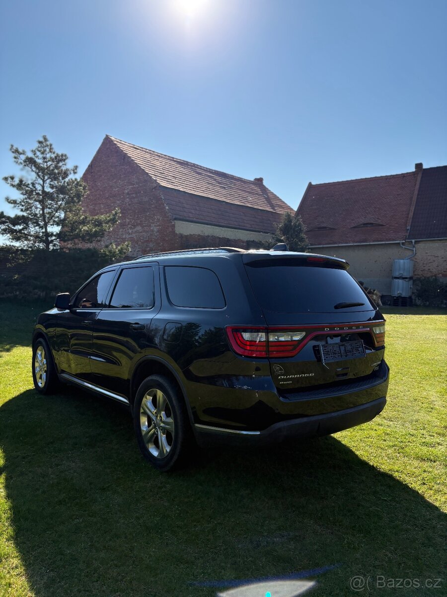 Dodge Durango 2015 3.6 V6 7 míst kosmické vady