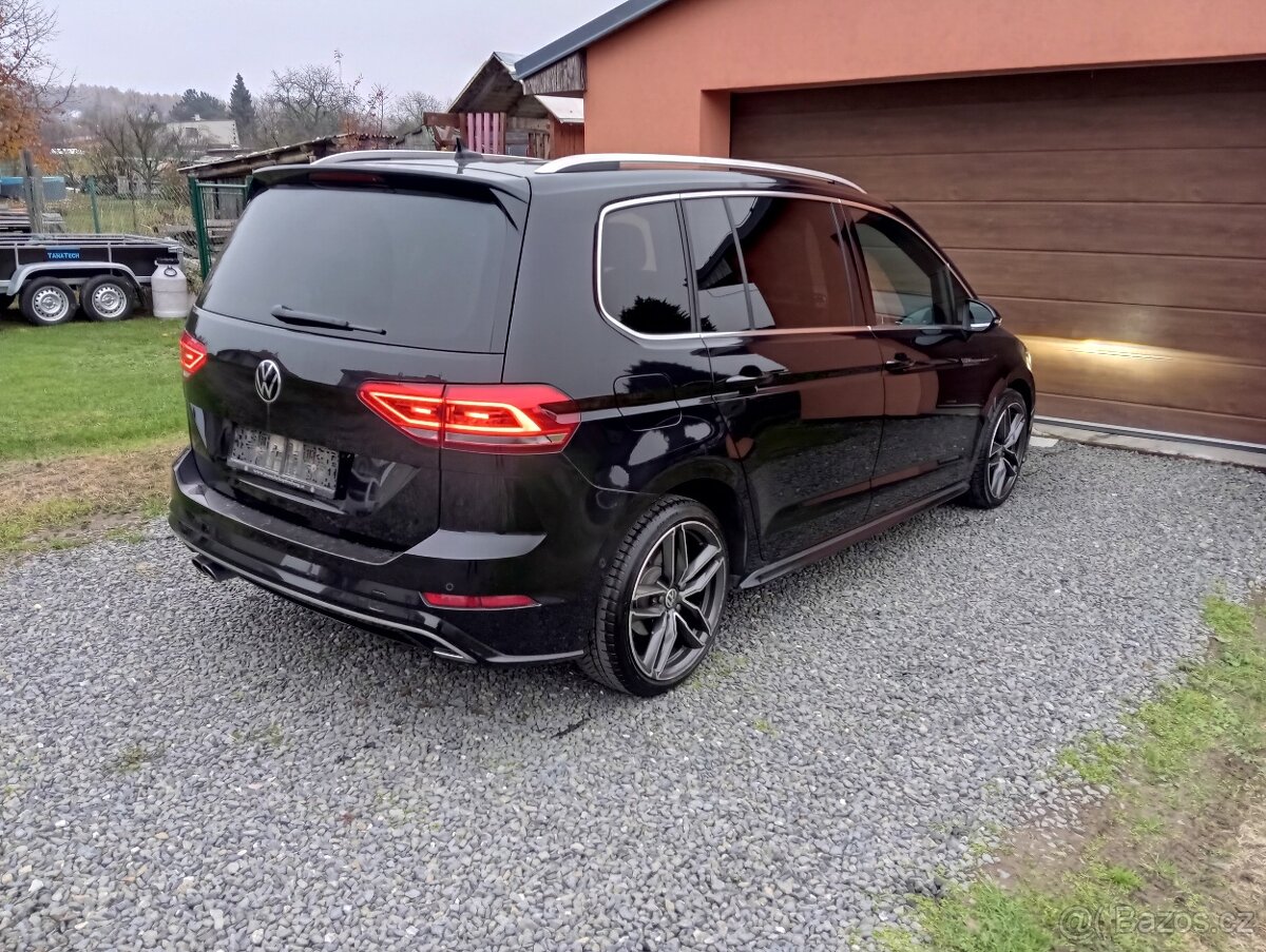 Volkswagen Touran R-Line, 7 místný DSG - 3