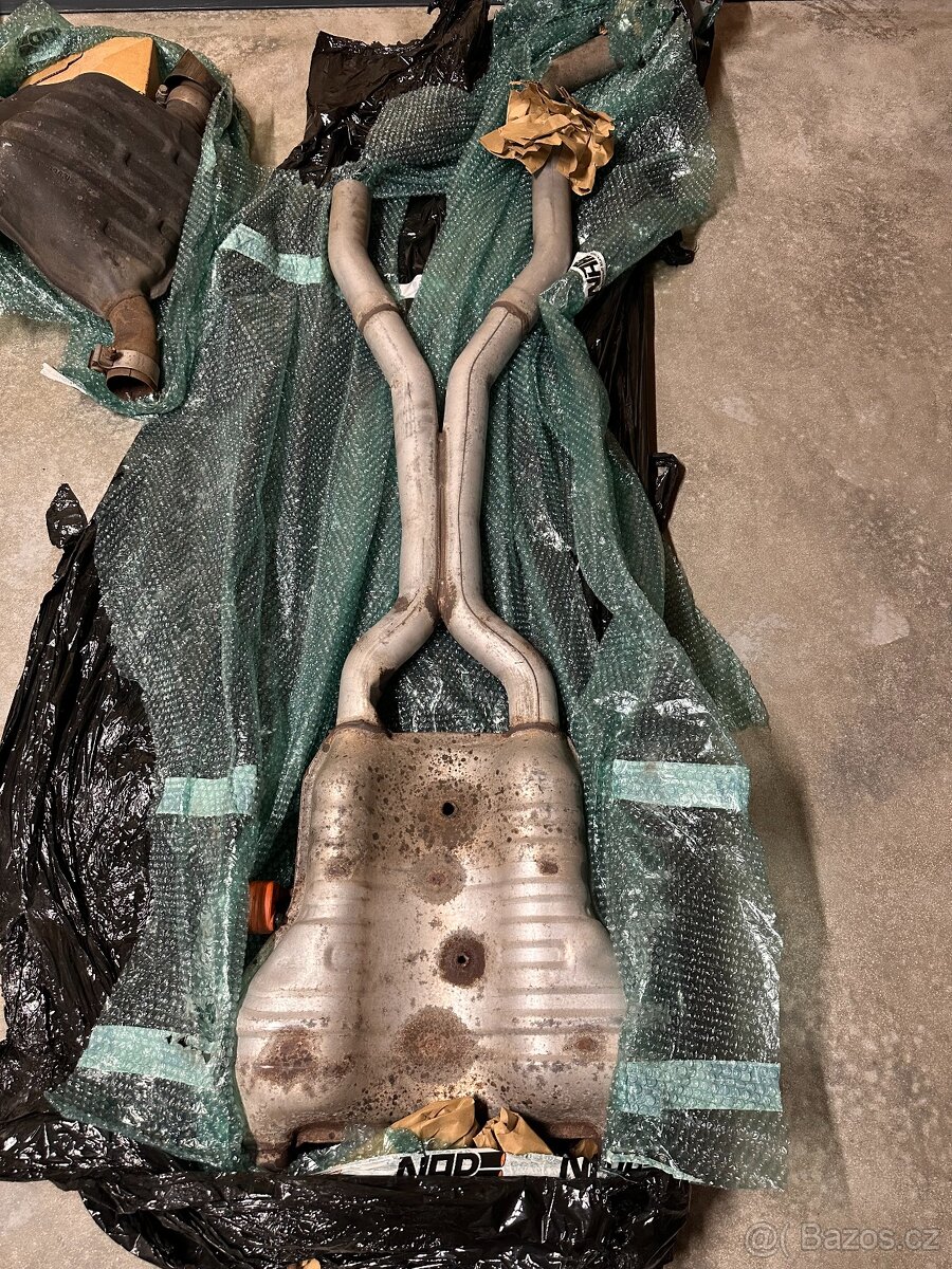 Originální výfuk - Doge Durango HELLCAT