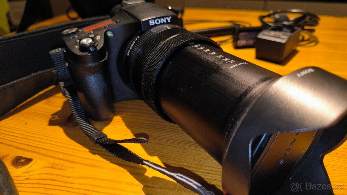 Sony Cyber-Shot DSC-RX10IV - 3
