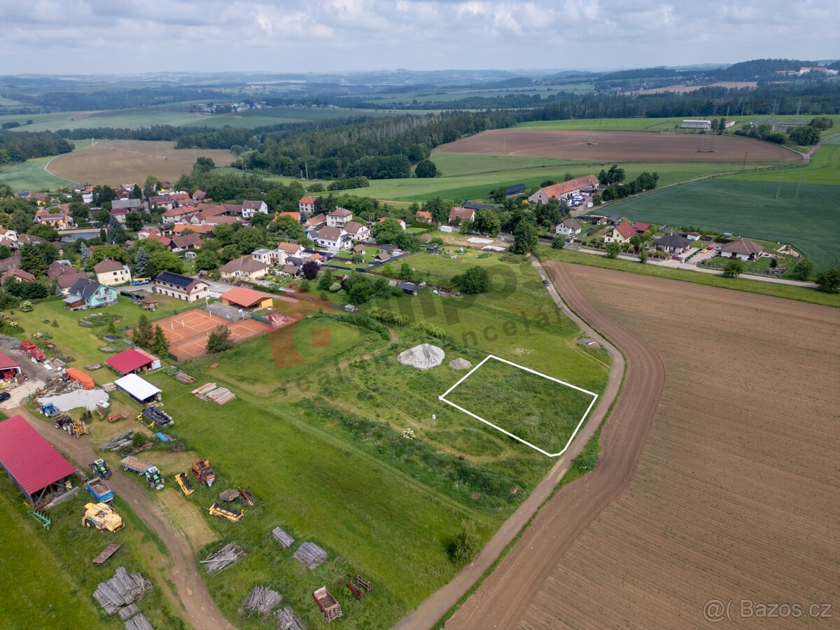 Prodej krásného pozemku v obci Řimovice u Vlašimi - 3