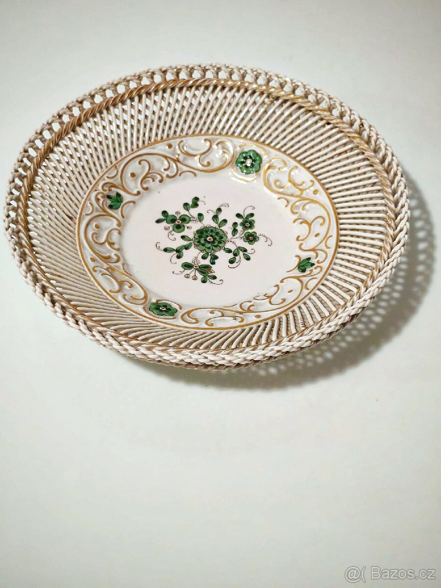 Starý prolamovaný porcelánový talíř - 3