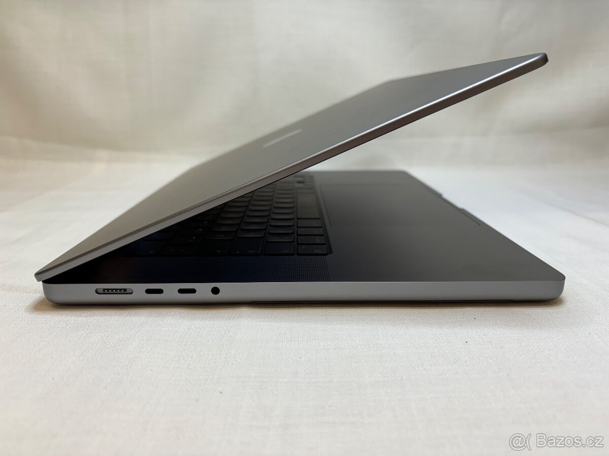 16 Apple MacBook Pro M3 Pro 12/18 jádro SpaceGrey ZÁRUKA - 3