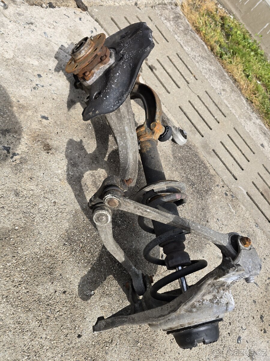 Práva těhlice Audi A4 A5 B8 - 3
