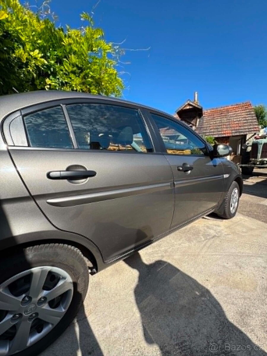 Hyundai Accent 1.5 CRDi r. 2009 - 3