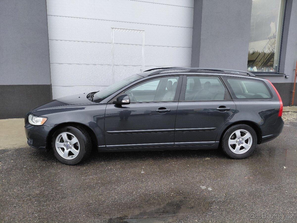 VOLVO V50, 1.6D, r.10, 155000km, VELMI SOLIDNÍ - 3