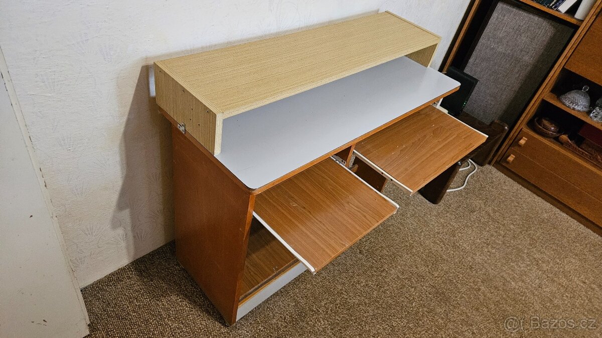 Psací stolek / PC stolek - 3