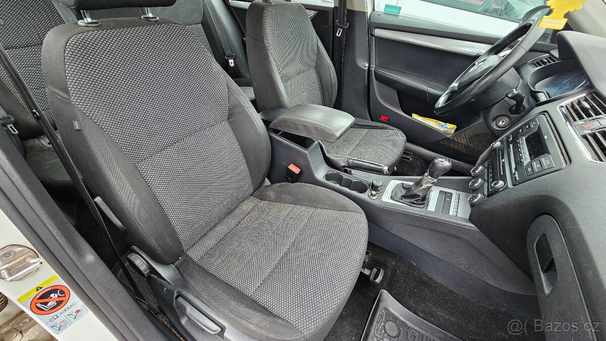 Škoda Octavia 3 sedačky - 3