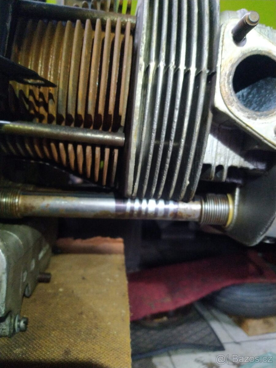 Prodám motor 1500ccm (vw brouk, T1 atp) - 3