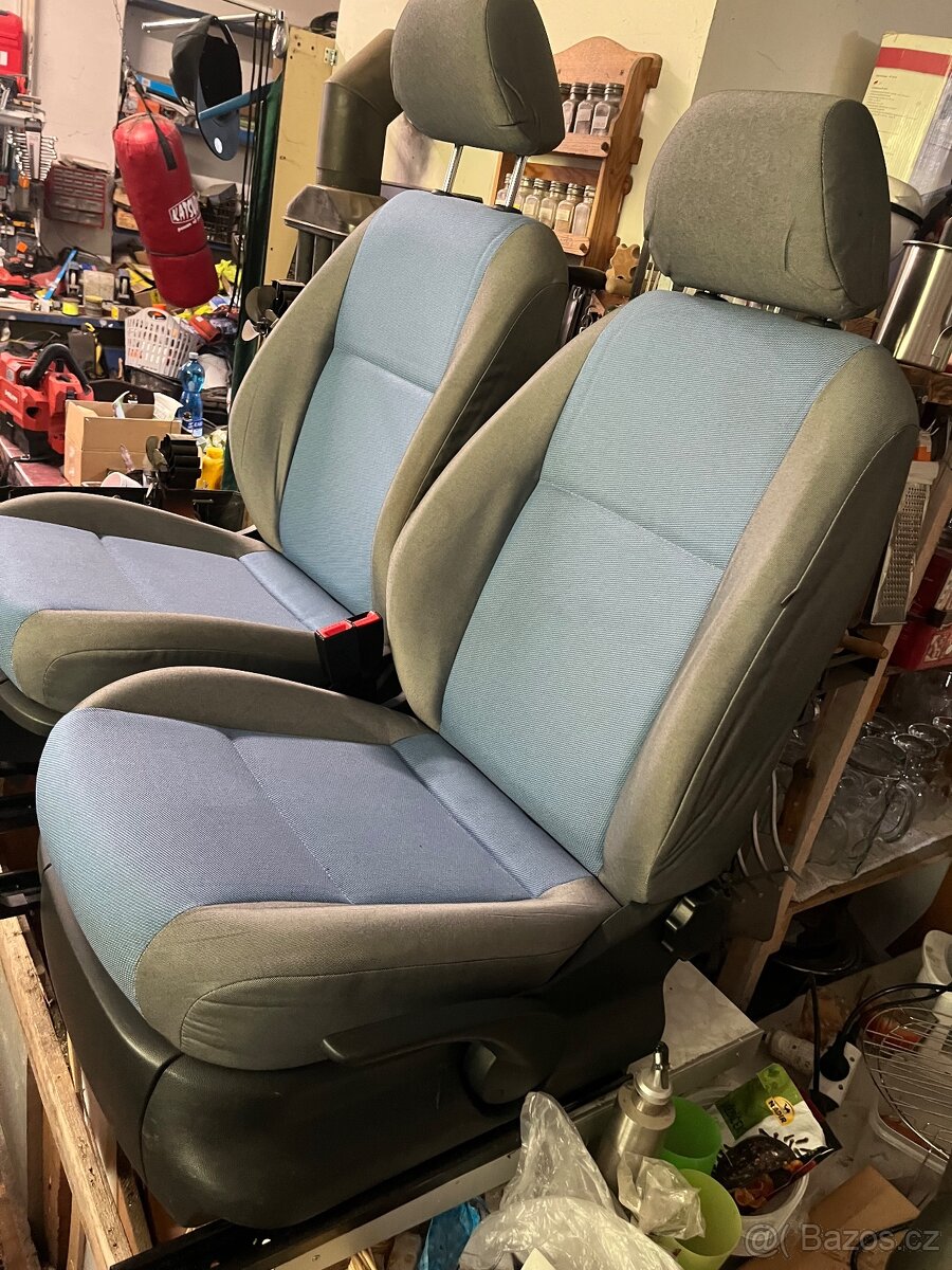 Sedačky a tapecirunky Fabia2 - 3