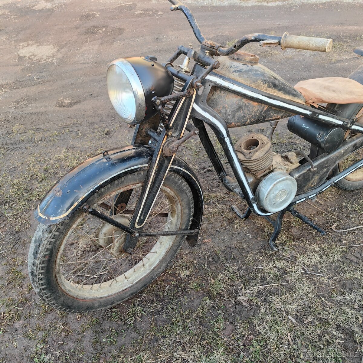 ČZ 175 předvalecna - 3