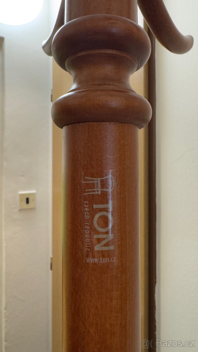 Věšák TON - 3