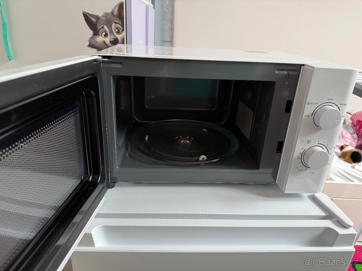 Lednice, vařič a mikrovlnka - 3