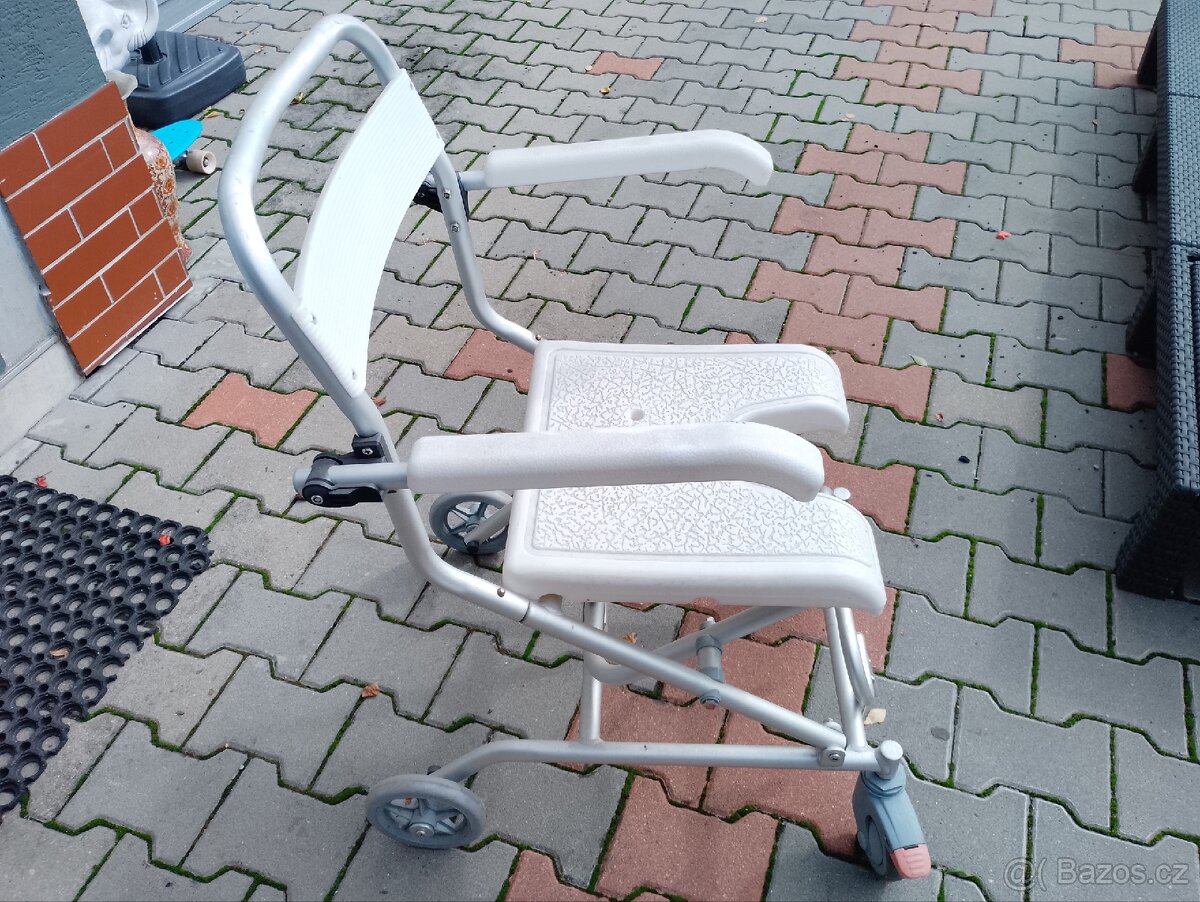 Koupací židle pro invalidy - 3