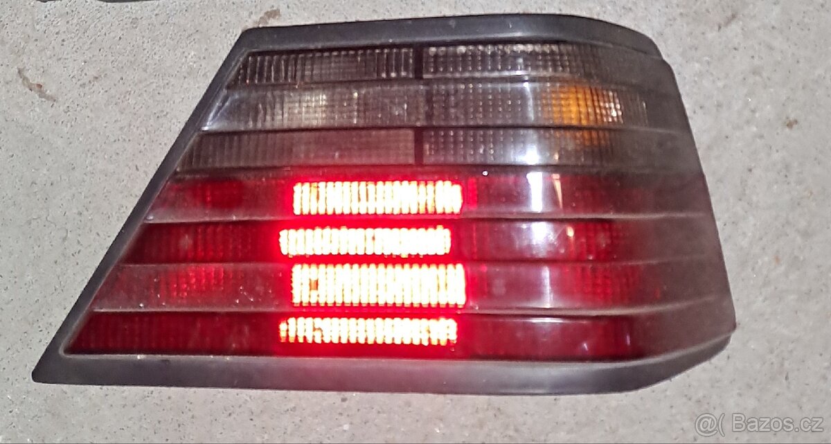 Zadni prave svetlo w124 - 3