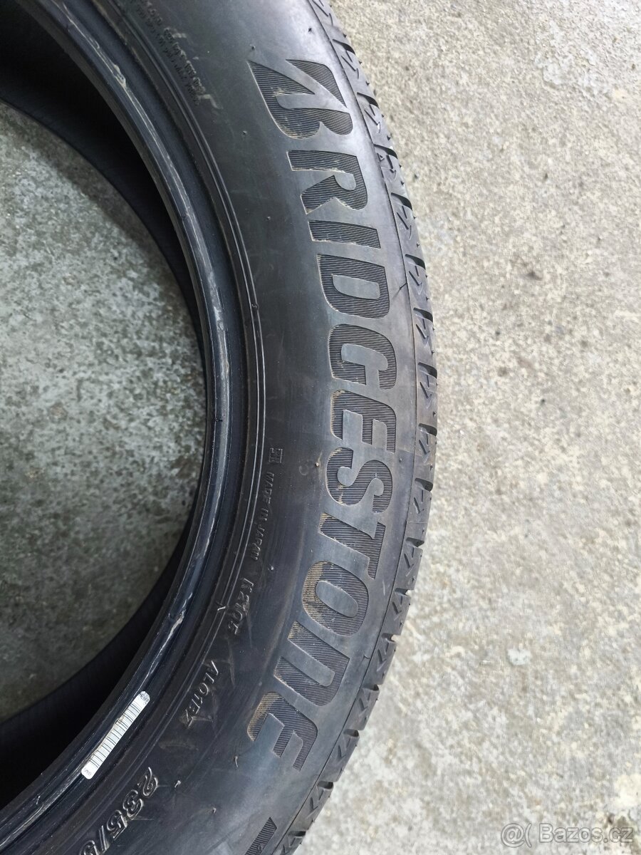 235 55 r19 Bridgestone - 3