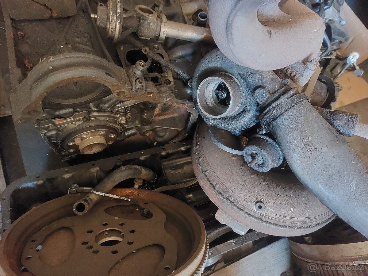 Motor Mercedes 2.9TD + příslušenství - 3