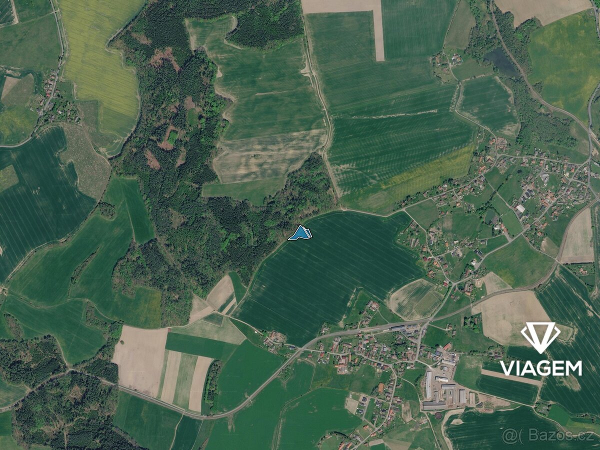 Pole 2 950 m² - 3