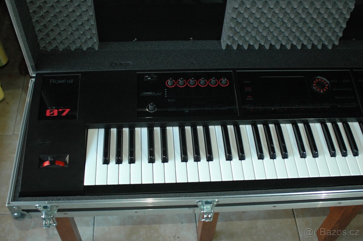 Roland FA07 - 3