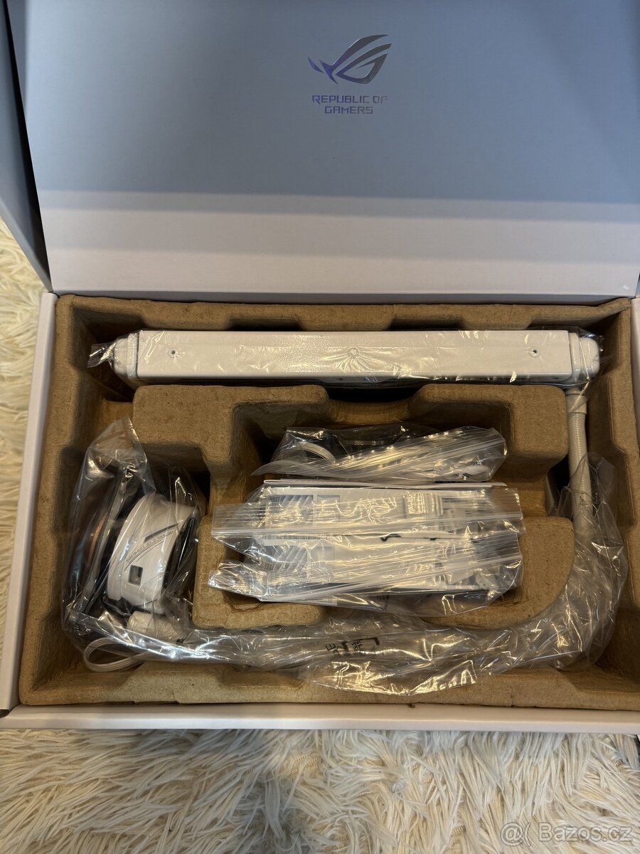 ASUS ROG STRIX LC 240 RGB White Edition - 3