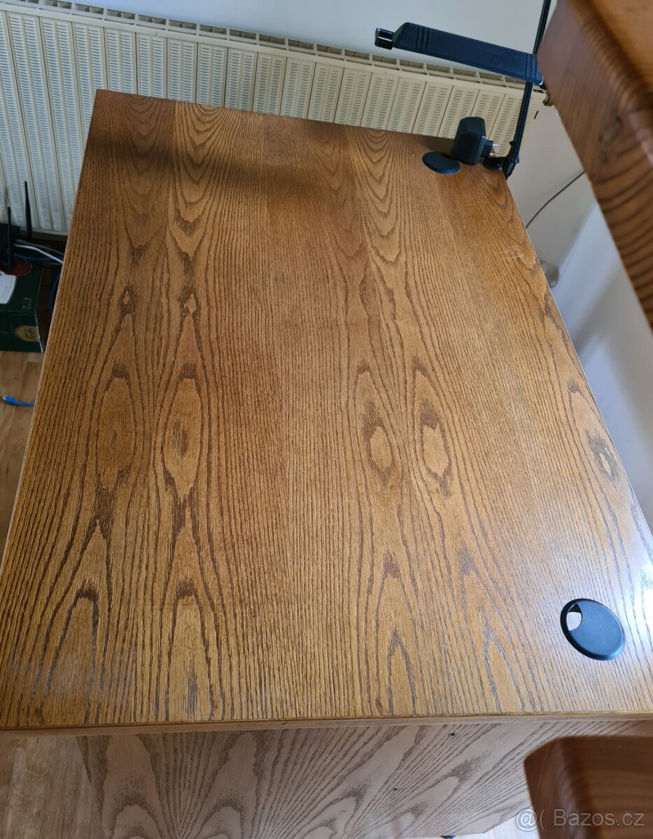 Pracovní stůl s šuplíkovým kontejnerem - 3