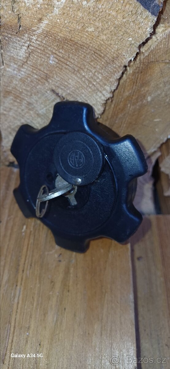 Zátka nádrže 105-130 - 3