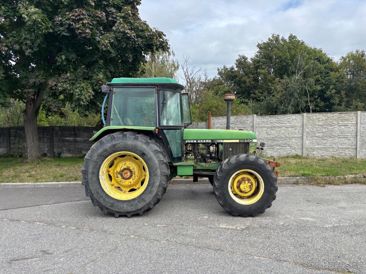 Kolový traktor John Deere 2850, nutné opravy - 3