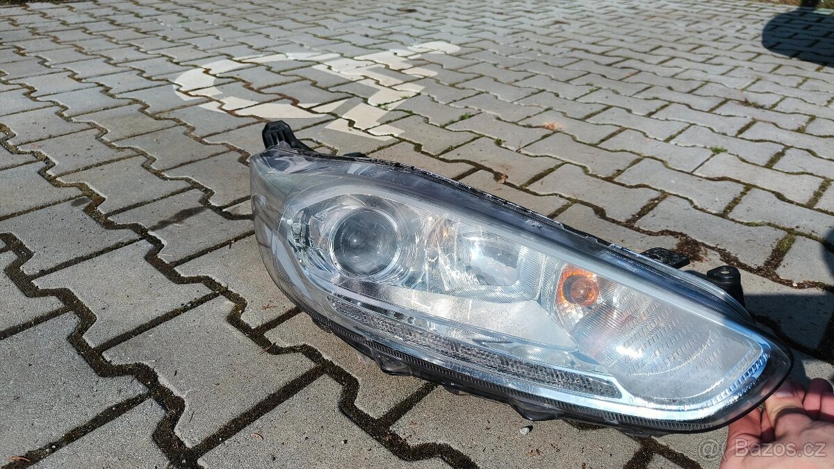 Přední světlo Ford Fiesta 2013 - 2017 pravé - 3
