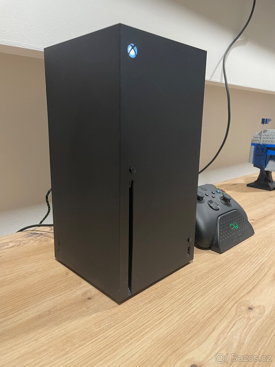 Xbox series x 1TB se dvěma ovladači, duální nabíječkou a hry - 3