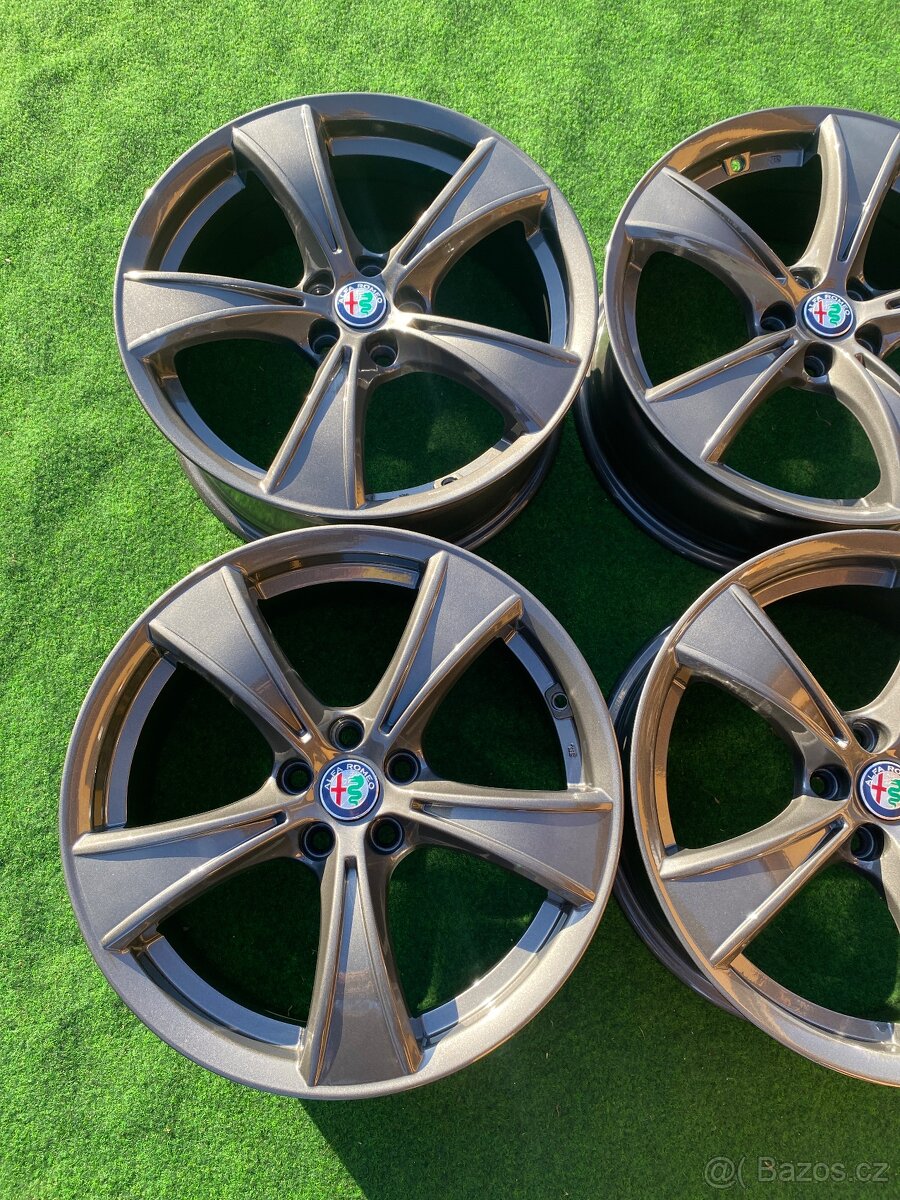 ALU KOLA ALFA ROMEO 5X98 R17 GT - 3